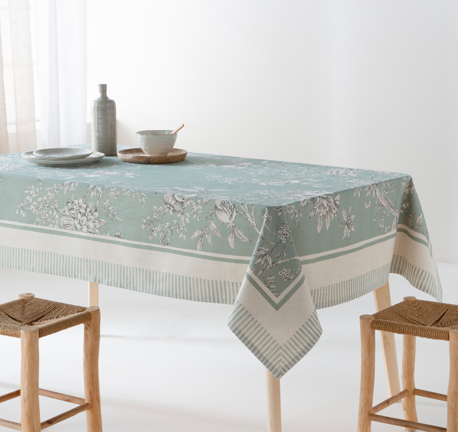 Cotton-Linen Blend Tablecloths